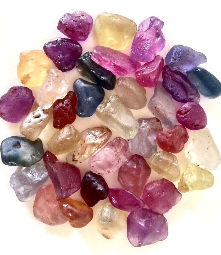 How to buy color sapphires