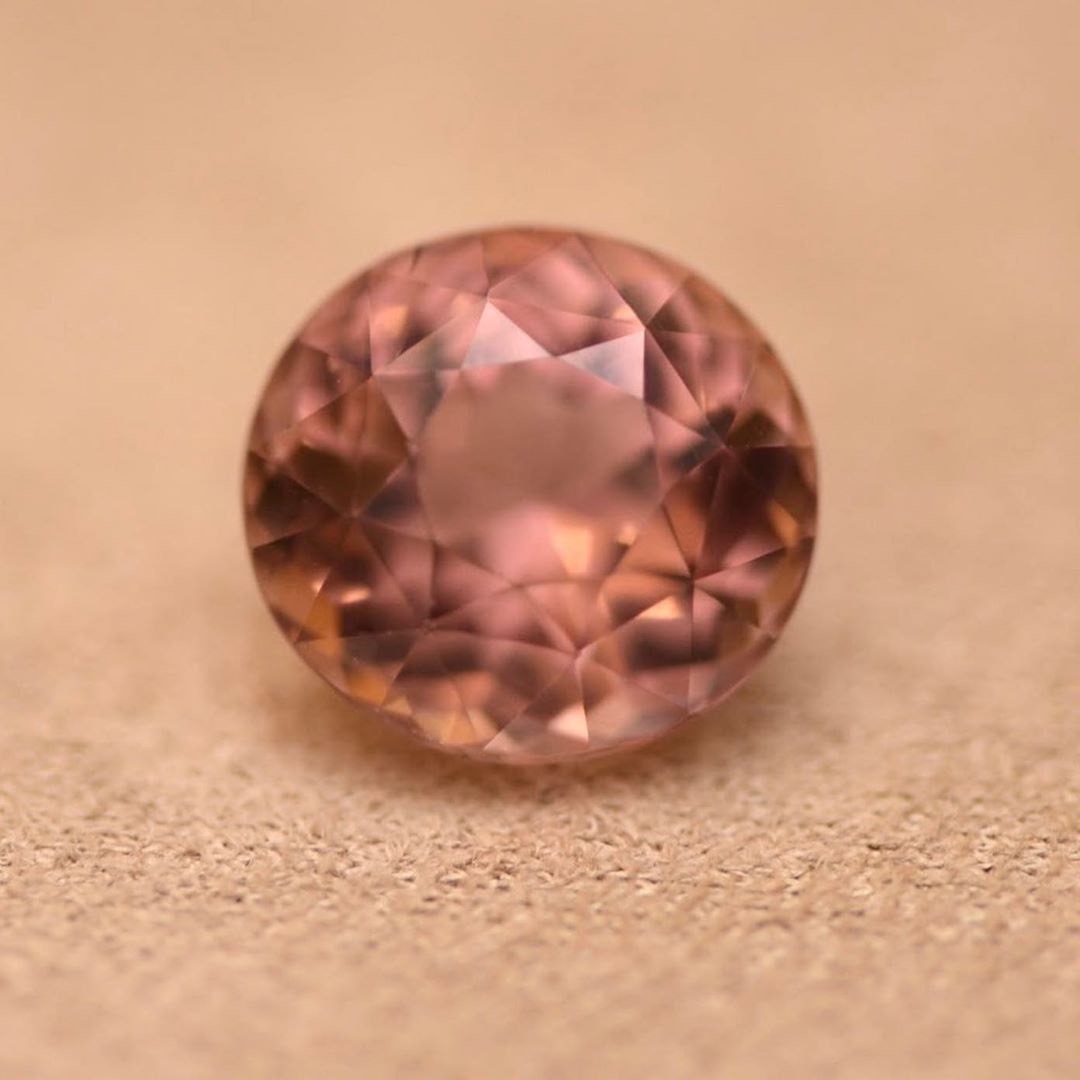 Tourmaline. Optical and physical properties