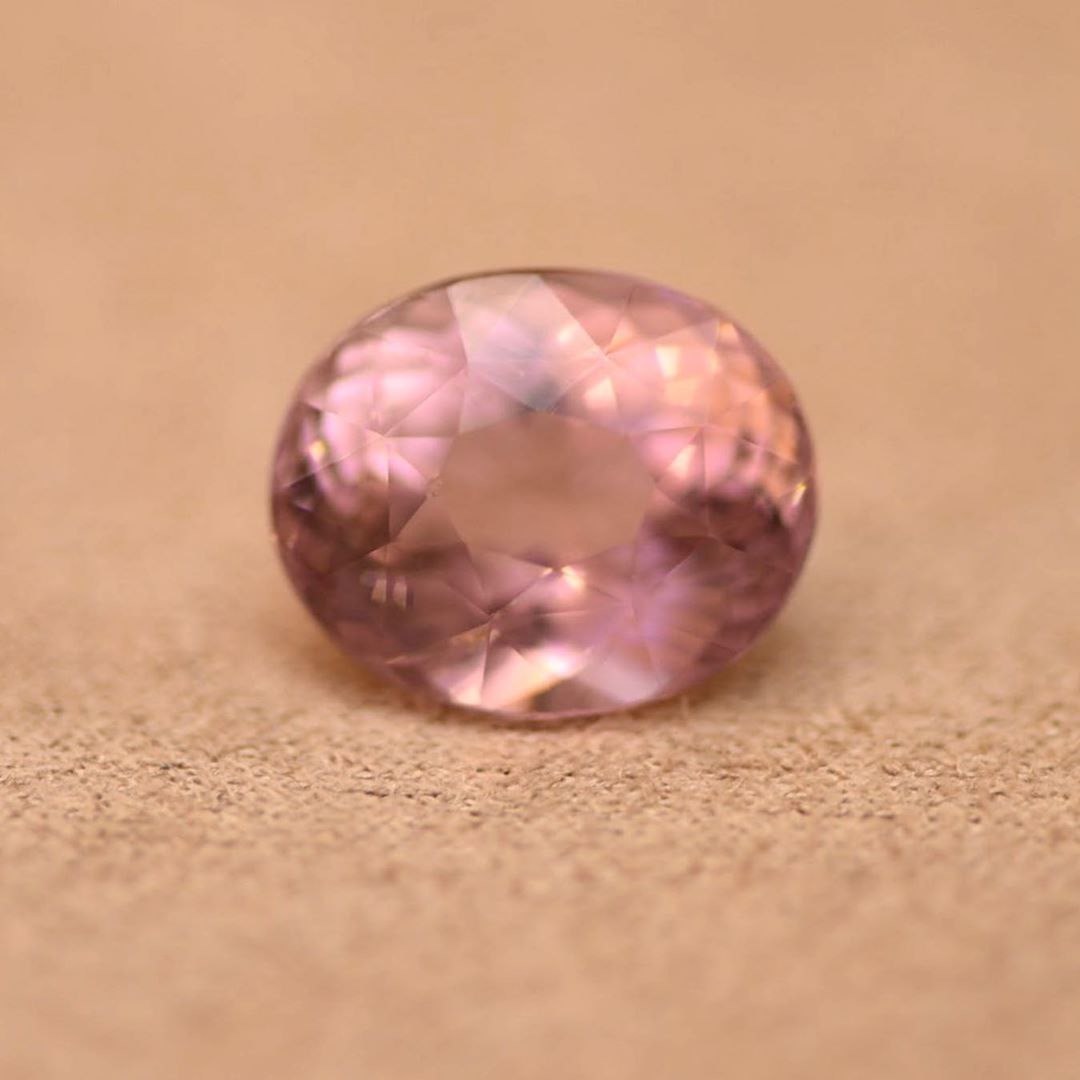 Tourmaline. Optical and physical properties