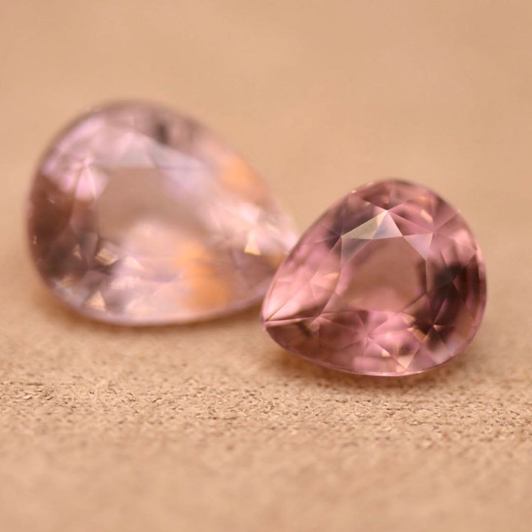 Tourmaline. Optical and physical properties