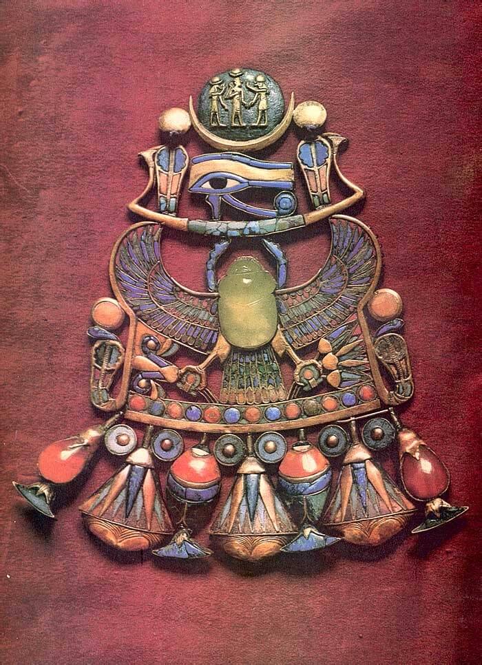 The history of a pendant