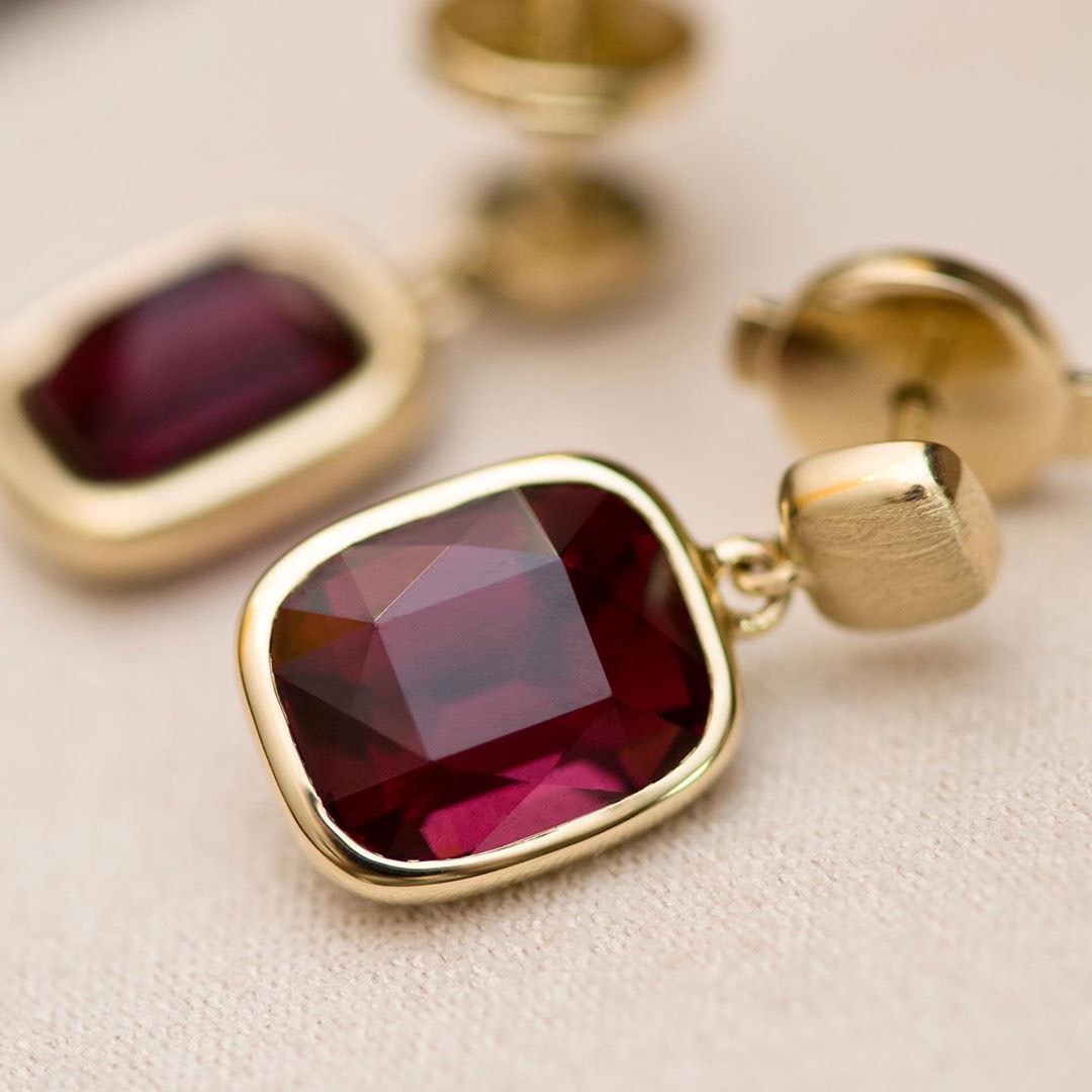 Rhodolite - Legend of origin