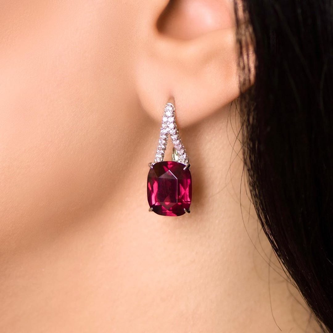 Rhodolite - Legend of origin