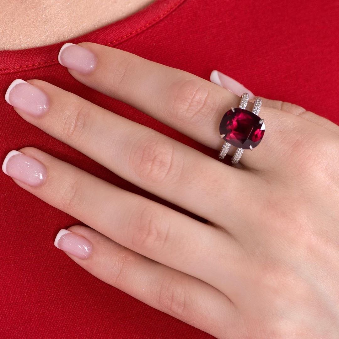Rhodolite - Legend of origin