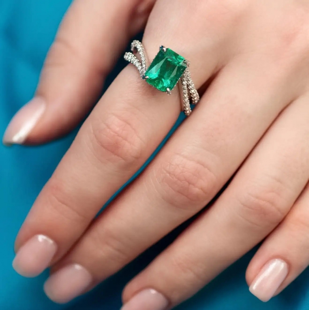 3 Carat Zambian Emerald Diamond 18 Karat White Gold Ring