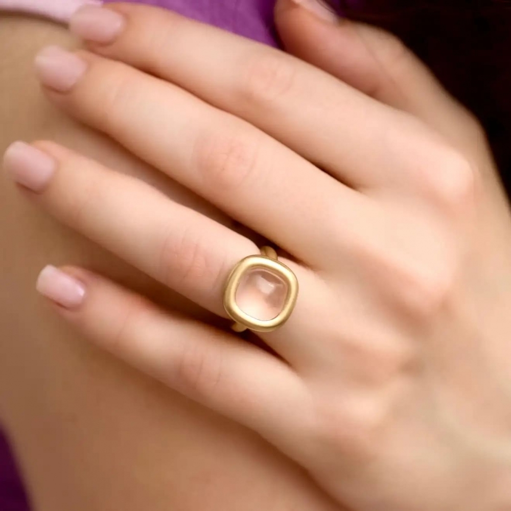 5 Carat Rose Quartz 14 Karat Yellow Gold Casual Ring