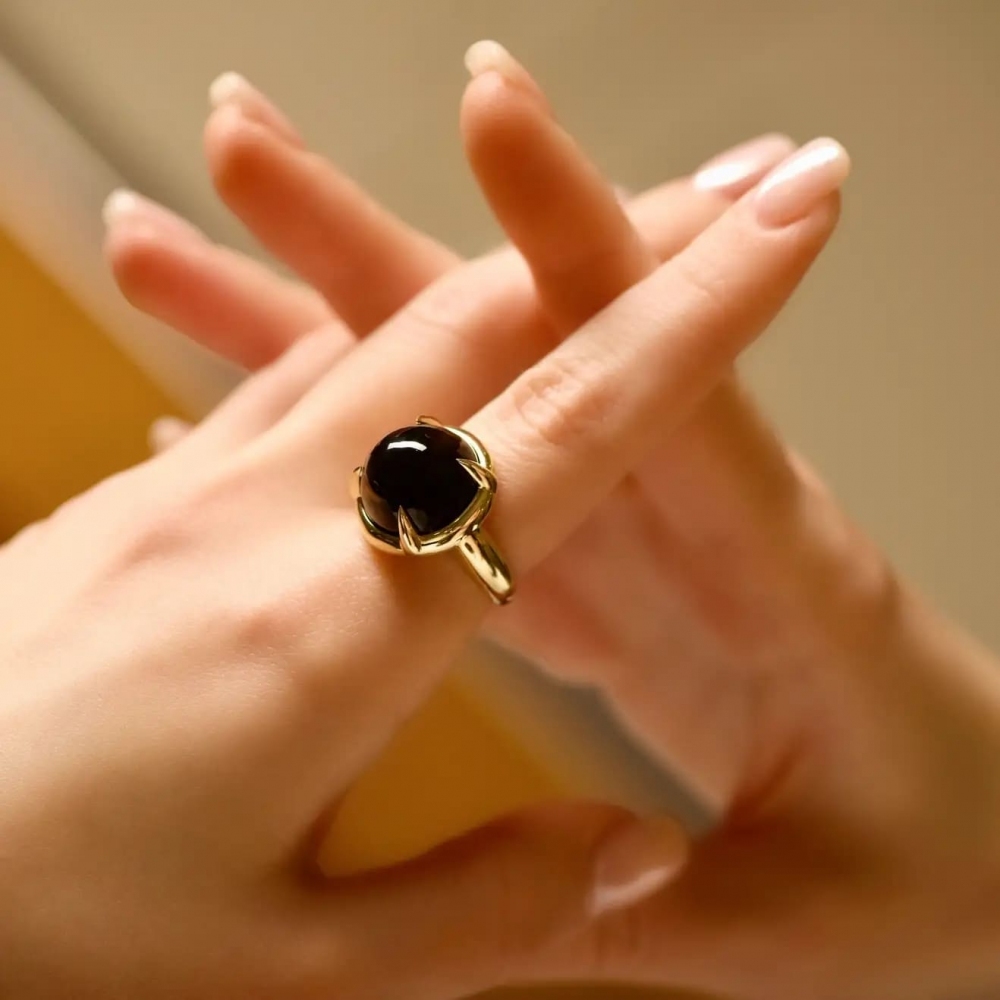 19 Carat Natural Black Obsidian 14 Karat Yellow Gold Ring