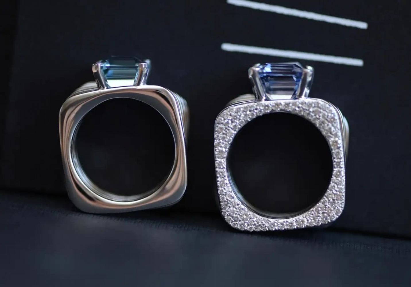3,5 Carat Natural Aquamarine 18 Karat White Gold Kinetics Collection Ring