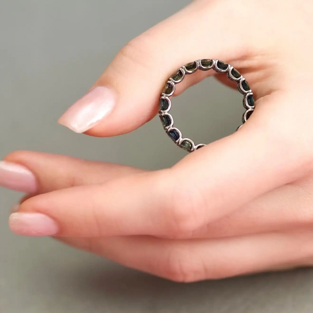 7 Сarat Bi-Color Marriage Sapphire 14 Karat Gold Infinity Ring