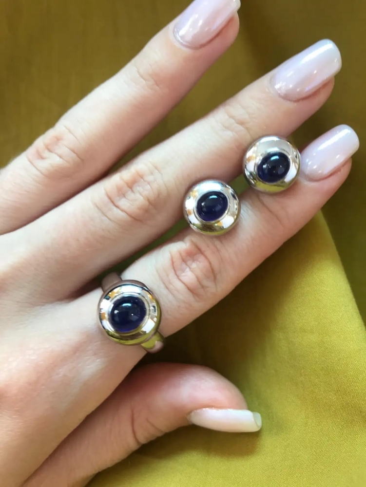 4 Carat Natural Blue Sapphire 14 Karat White Gold Stud Earrings