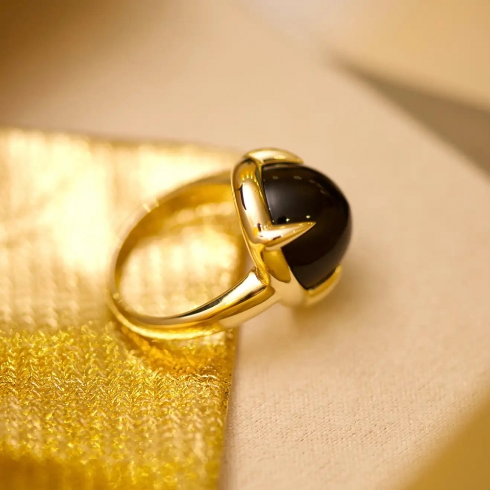 19 Carat Natural Black Obsidian 14 Karat Yellow Gold Ring