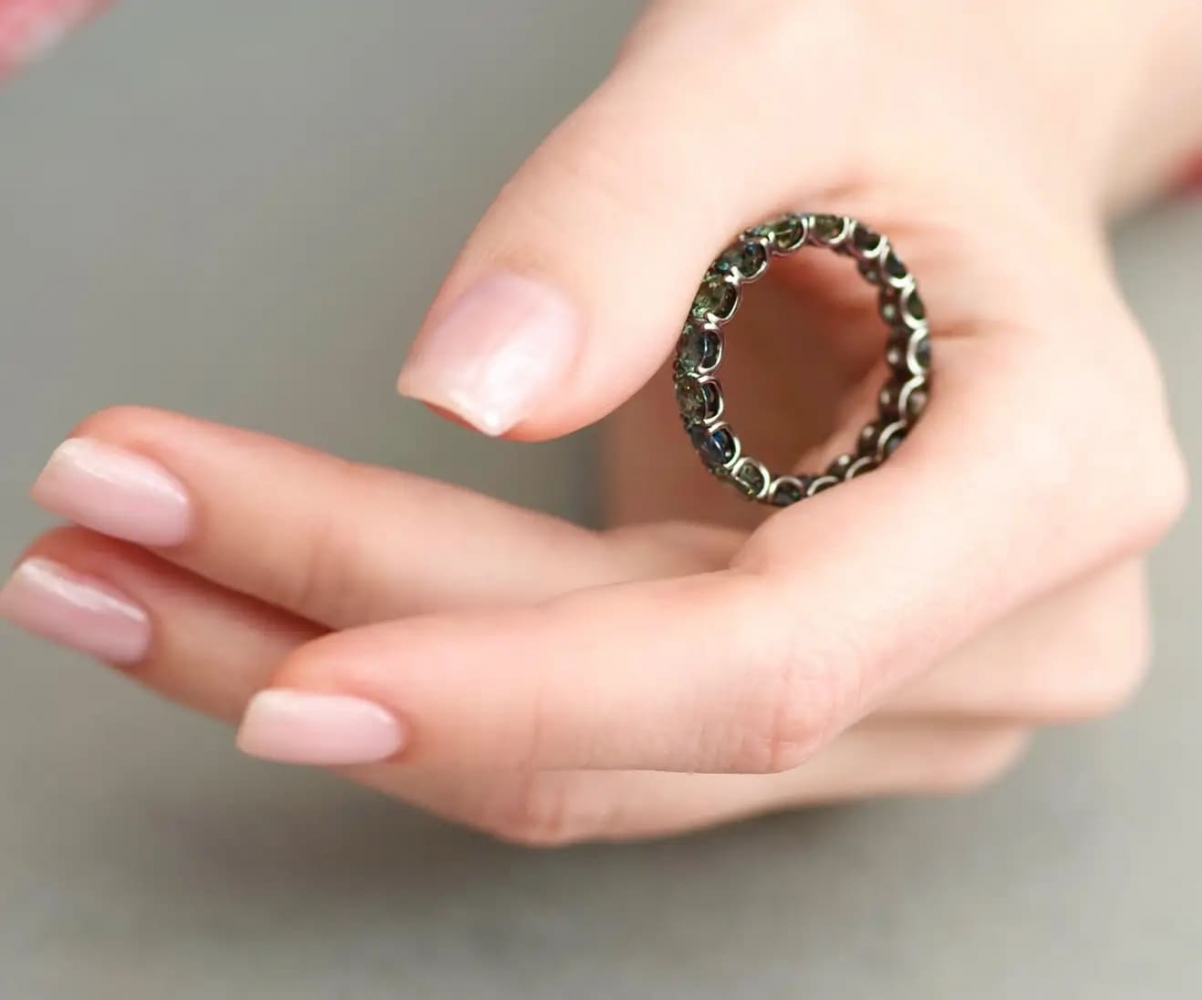 7 Сarat Bi-Color Marriage Sapphire 14 Karat Gold Infinity Ring