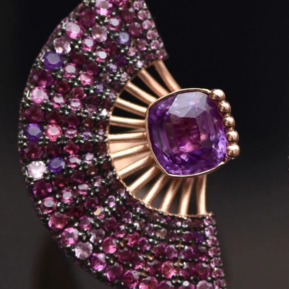 2,36 Carat Natural Purple Sapphire 18 Karat Rose Gold 