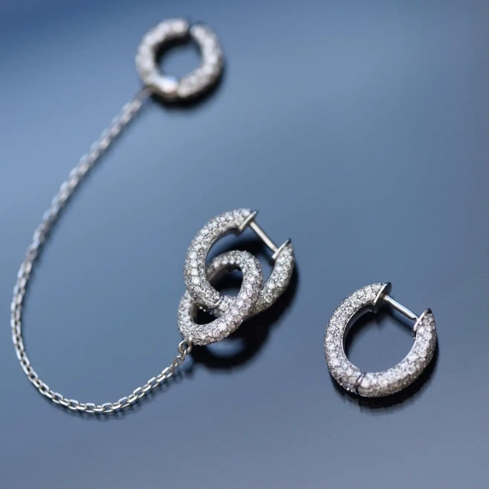 6,3 Carat Diamonds 18 Karat White Gold Transformer Earrings 