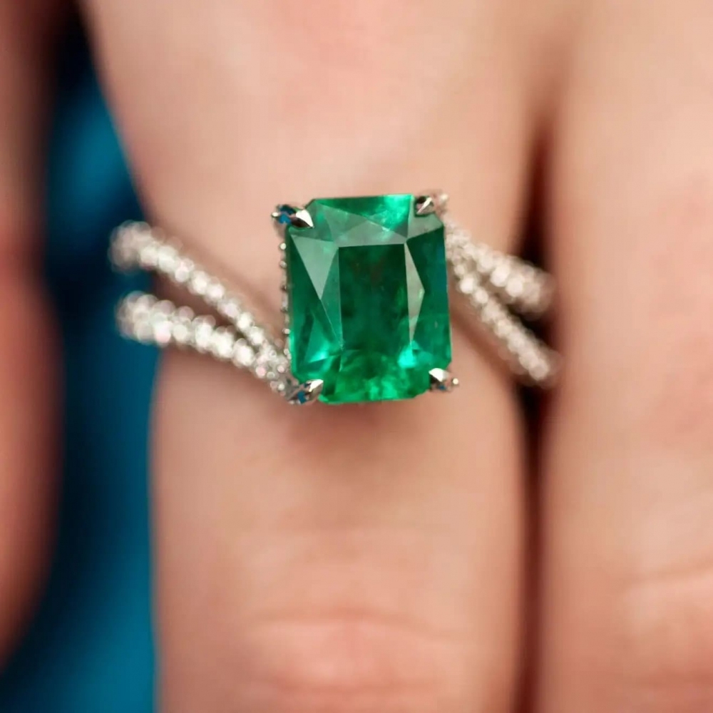 3 Carat Zambian Emerald Diamond 18 Karat White Gold Ring
