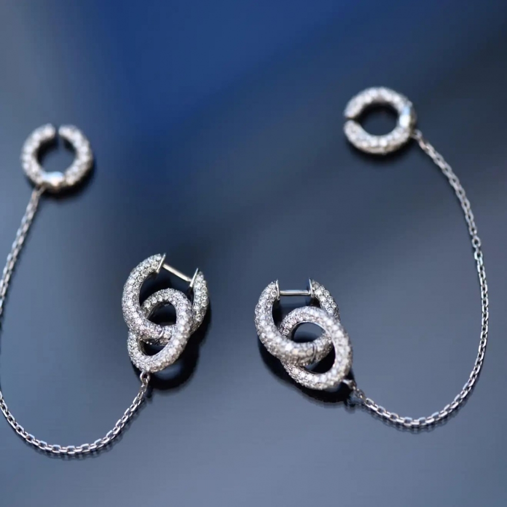 6,3 Carat Diamonds 18 Karat White Gold Transformer Earrings 