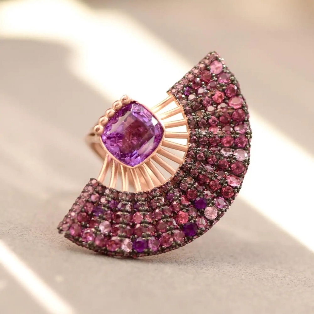 2,36 Carat Natural Purple Sapphire 18 Karat Rose Gold 