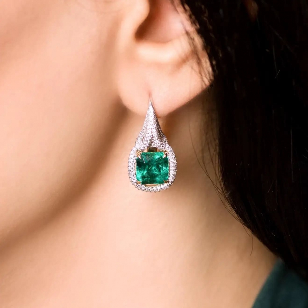 7.8 Carat Zambian Emerald Diamond 18 Karat White Gold Earrings