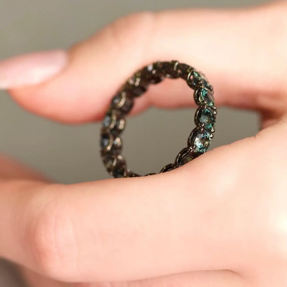 7 Сarat Bi-Color Marriage Sapphire 14 Karat Gold Infinity Ring
