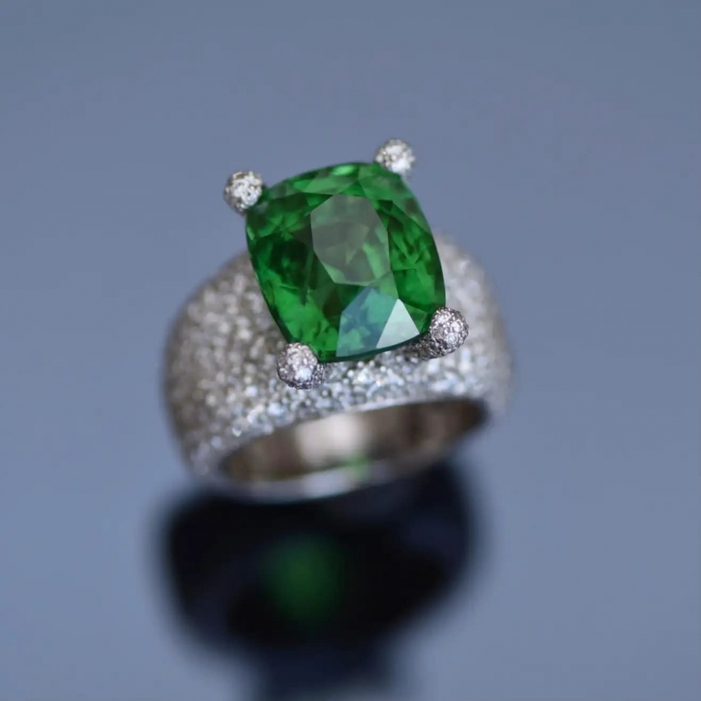 14,03 Carat Natural Tsavorite Diamonds 18 Karat White Gold Cocktail Ring by D&A