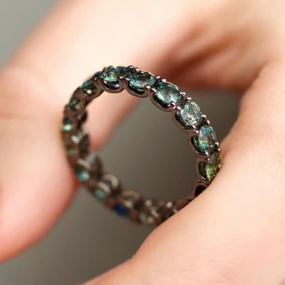 7 Сarat Bi-Color Marriage Sapphire 14 Karat Gold Infinity Ring
